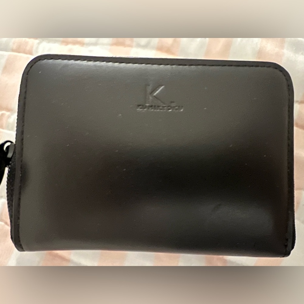 Kumikyoku Japanese brand full zip card holder new in box